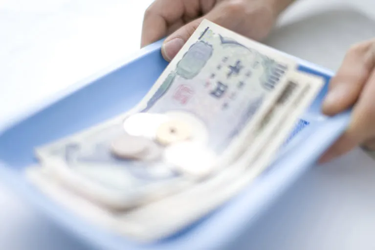 審査はありません。初めての方でもたった5分でご融資いたします